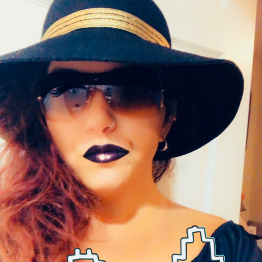 Meet your Posher, Chasity